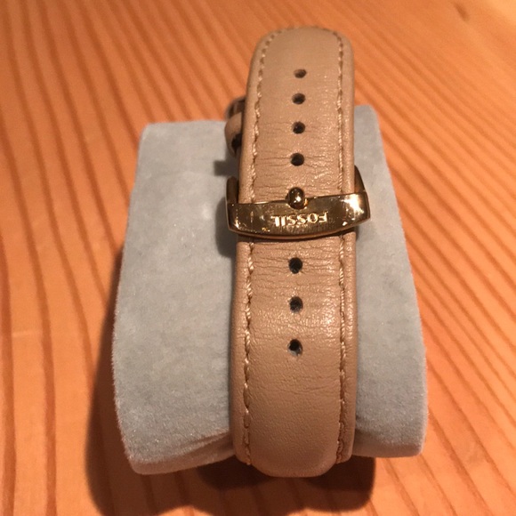 Fossil Watch - Picture 3 of 4